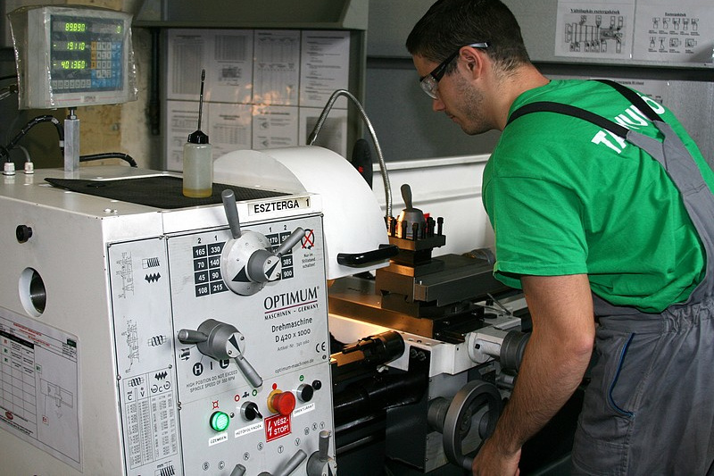 DUÁLIS KÖZÉPFOKÚ KÉPZÉS